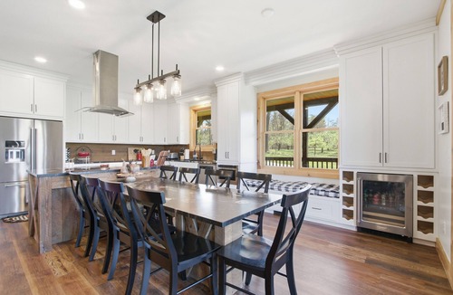 Boone Cabin | 5BR Cabin on 3 Acres w Theater, Hot Tub +Fire Pit