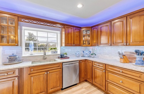 Florida Shores House | 5BR Estate Hot Tub Pet Friendly Sleeps 8 Near Beach