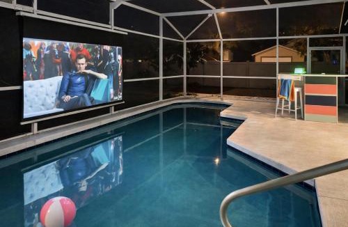 Clear Creek House | 5BR Near Disney - Star Wars Theater, Arcade Games, Poolside Cinema, 3 King Villa