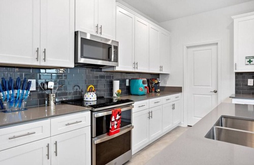 Campbell Villa | 5BR | Pool + Hot Tub + Firepit | Game Room | 26 Min Disney | Sleeps 12