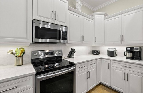 Palm Coast House | 5BR Pool Retreat with Lanai, Fire Pit & Bikes