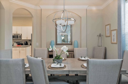 Loughman House | 5BR stay w/private pool & resort access