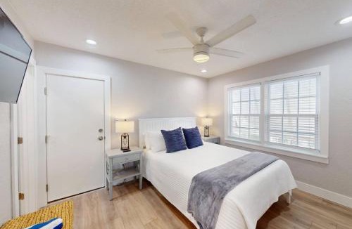 Madeira Beach House | 6 - Island Paradise Cottages - Gulf Mist