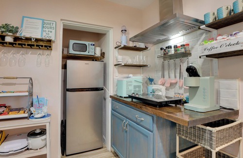 Southgate Apartment | 6 Mi to Siesta Beach: Outdoor Oasis w/Hot Tub