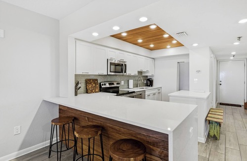 Madeira Beach Condo | 603 Villa Madeira White Sand Beachfront Condo with Stunning Sunsets