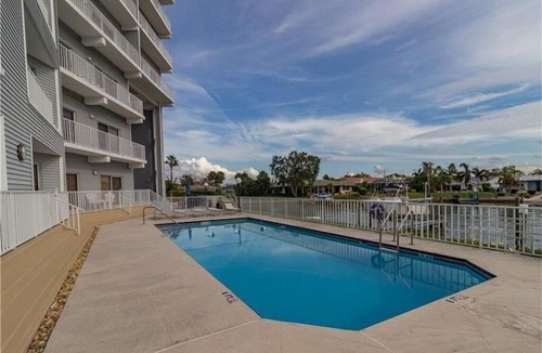 Island Estate Apartment | 610 ISLAND WAY CONDO UNIT 206
