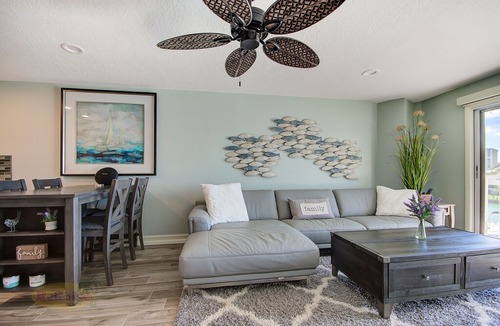 Island Estate Apartment | 610 ISLAND WAY CONDO UNIT 206