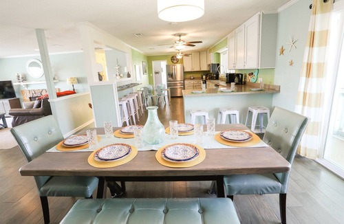 Sandbridge House | 6BR Beach + Bay Hot Tub 2 Kings EV