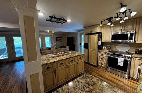 Dunnellon Apartment | 7 Cousins Riverfront - 4th house from head springs. Wake up on the river!