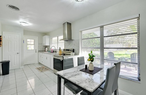 Bearss Plaza House | 7 Mi to Busch Gardens! Family & Pet-Friendly Home