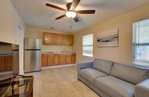 Bearss Plaza House | 7 Mi to Busch Gardens! Family & Pet-Friendly Home
