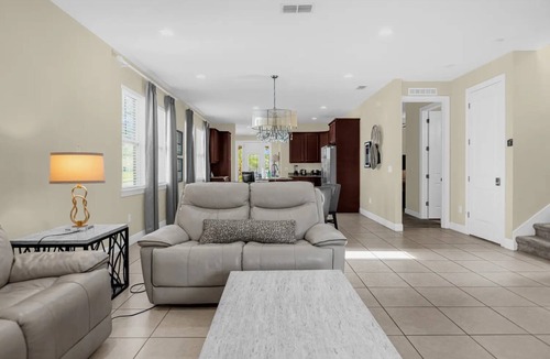 West Kissimmee Cottage | 7601-7-bl-designer Decorated With Whimsical Themed Rooms