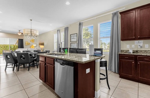 West Kissimmee Cottage | 7601-7-bl-designer Decorated With Whimsical Themed Rooms