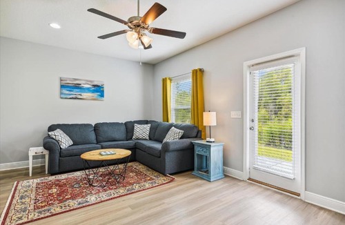 Thomas Drive Villa | 7664 Shadow Lake - Hathaway Hideout - 3 Bedroom Sleeps 9