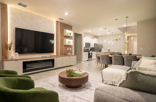 Four Corners Villa | 7BR Windsor Cay Home for 20 Guests