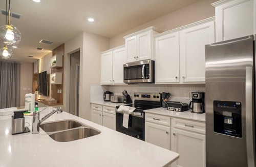Four Corners Villa | 7BR Windsor Cay Home for 20 Guests