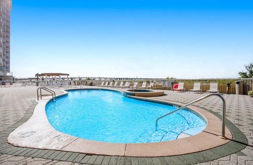 Navarre Beach Condo | 7th Floor Gulf-Front Condo w/Views, Close To Local Restaurants
