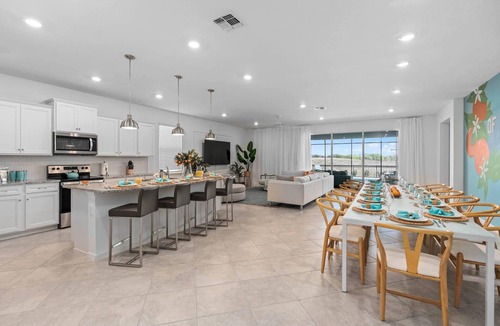 Davenport House | 8BR Retreat | Sleep 20 | Theater | Huge Pool & Spa