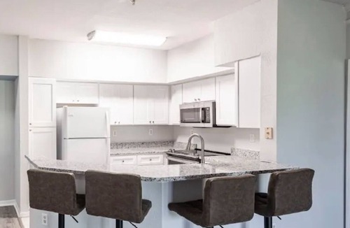 Palmer Ranch Apartment | A beautiful 2 bed / 2 bath condo minutes away from the Siesta beach
