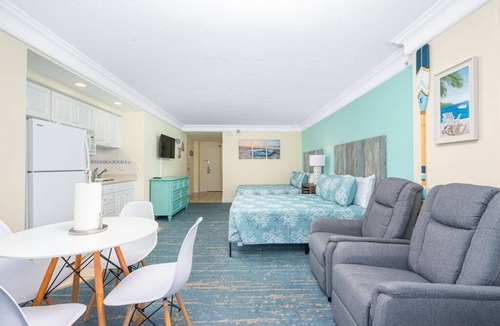 Daytona Beach Resort | A breathtaking oceanfront studio w/a pvt balcony