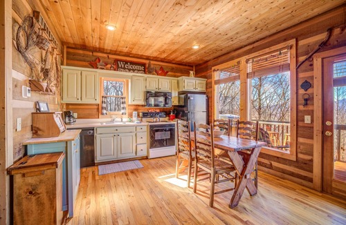 Helen Cabin | A Glimpse of Heaven - 10% OFF or 4th Night Free - Ask for details!