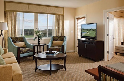 Williamsburg Villa | A great family resort close to parks. Golf/restaurants on-site