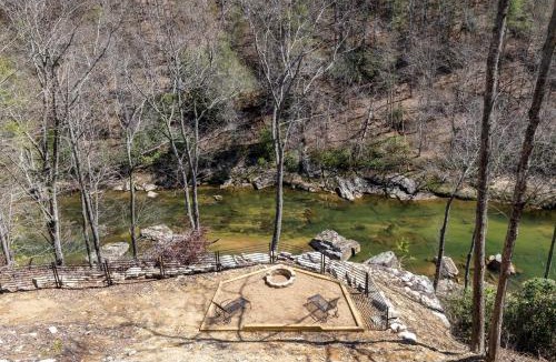 Sugar Grove House | A River Cliff View