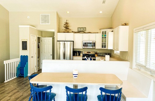 Surf City House | A Wave From It All