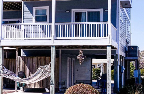Surf City House | A Wave From It All