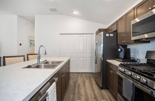Okahumpka House | Across the Street from Pool, Pickleball, Bocce, Billard`s and more