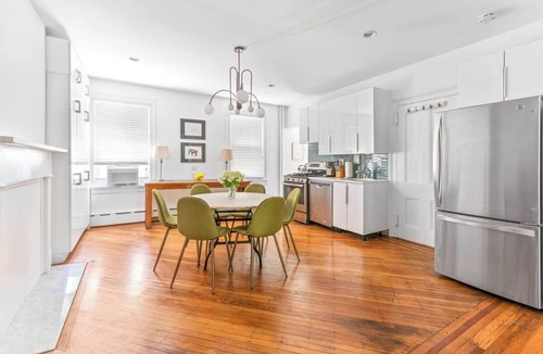 Clinton Hill Apartment | Adelphi II by RoveTravel | Apt in Ft Greene w/Deck