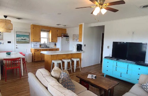 Colington Cottage | Adorable Beach Box, Very short walk to the beach Access!