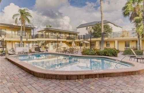 Redington Beach Condo | Adorable One Bedroom One Bathroom With Easy Access To The Beach!