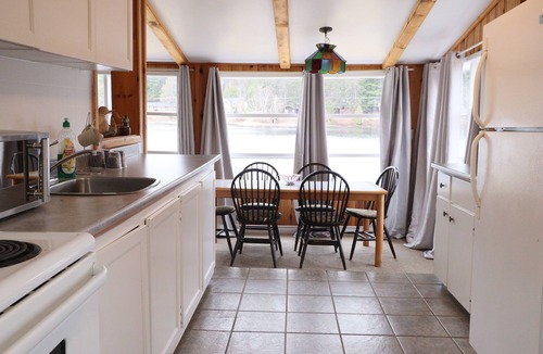 Algonquin Highlands Hotel | Algonquin Lakeside Resort