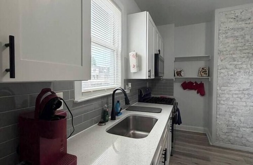 Lower Vailsburg Apartment | All-Inclusive 3BR | EWR 10 Min+NY Train|Sleeps 6-8
