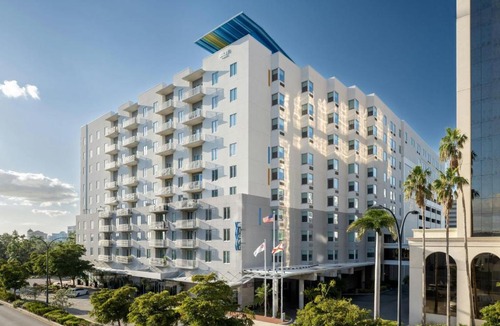 Central Sarasota Hotel | Aloft by Marriott Sarasota