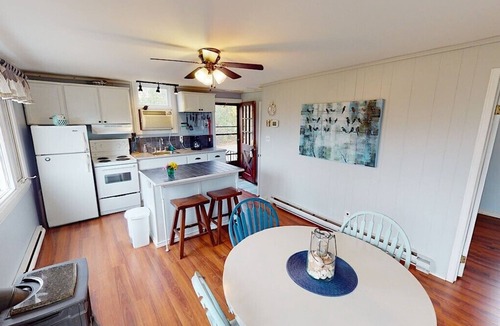 Central Huron Cottage | Amazing Lakeview-Cozy Cottage- Private Beach Access Sleeps 6