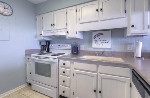 Windy Hill Condo | Amazing Oceanfront 2 bedroom 2 bath condo Crescent Sands @ Windy Hills