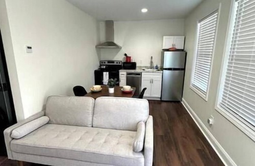 Colonel Elias Earle Historic District Apartment | Amazing quiet 1BR with all you need
