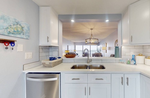 Madeira Beach Condo | Amazing Views From the Beachfront Balcony! Pool, Private Beach Access, Close to Shopping/Restaurants