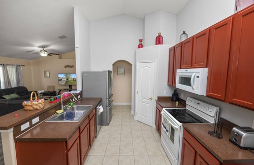 Tuscan Ridge House | Amazing Villa Near Disney! 4BR, Private Pool, WI-FI, BBQ Gas Grill, Central AC