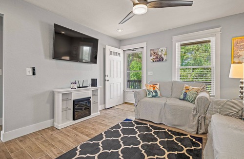Colington House | Amina's Cottage 3 BR in KDH + Pets Stay Free