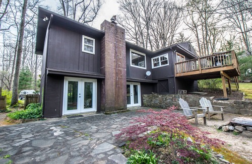 Black Mountain Cottage | An original Black Mountain College cottage in a private wooded property