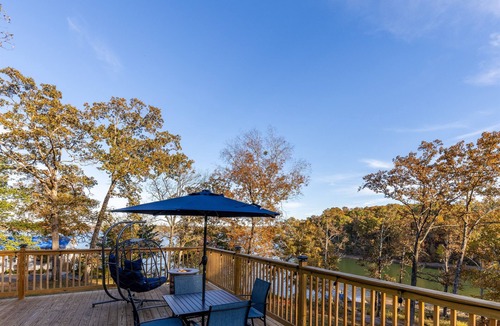 Almo Cabin | Anchor Dome | Private Dock, Boat Rentals, Hot Tub!