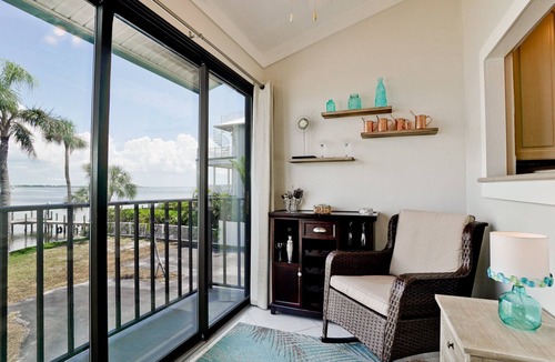 Bradenton Beach Condo | Anna Maria Sunrise on the Bay, Sunsets on the beach.Luxury 3BR with Rooftop Deck