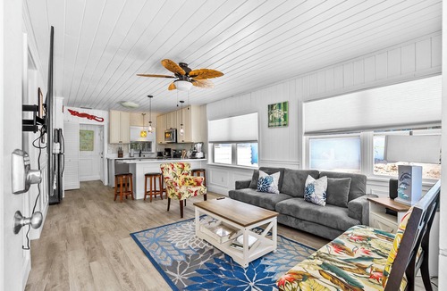 Bradenton Beach House | Anna's Cottage · Dog-Friendly · Gulf & Bridge St