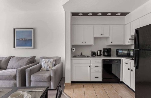 Florida Central Atlantic Coast Apartment | Apartment 1 BR FREE Shuttle to Disney Parks