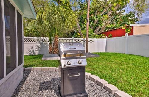 Apollo Beach House | Apollo Beach Gem w/Pool: 'The Flamingo House'