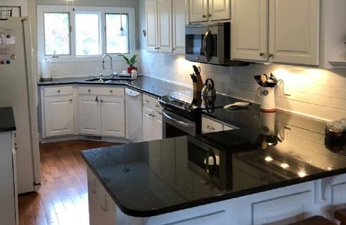 Seneca Condo | APRIL SPECIAL! Lake Keowee Condo with Great Views, Near Clemson, Marina, Trails