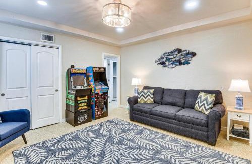 Holly Hill Apartment | Apt 3 Mi to Beach & Daytona Boardwalk Amusements!